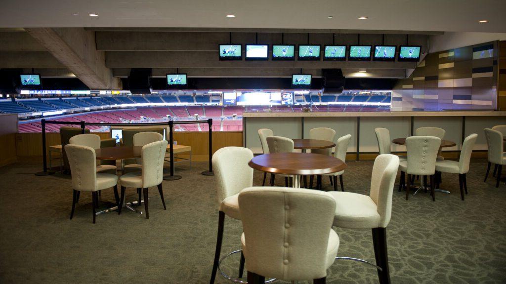 The South End Zone Club at 圆顶 at America's Center.
